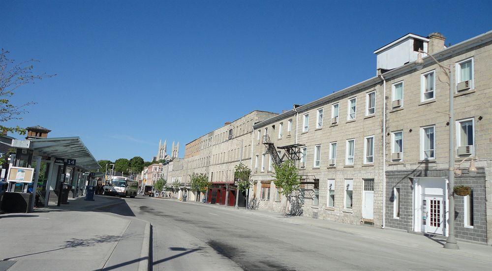 Royal Inn And Suites At Guelph Exterior foto