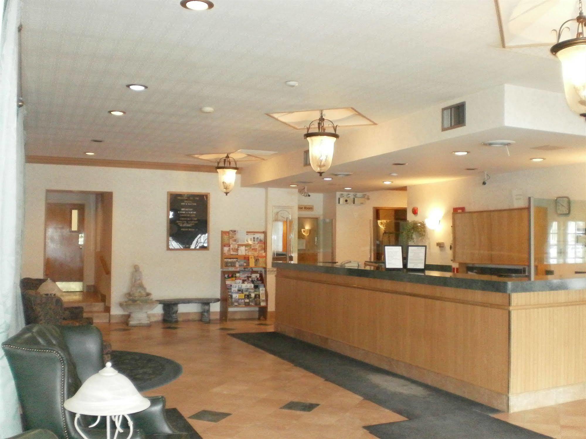 Royal Inn And Suites At Guelph Exterior foto